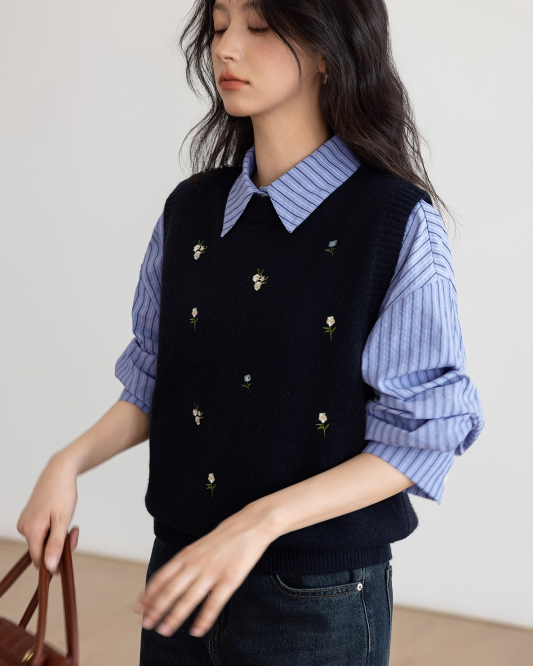 College Style Embroidered Knit Vest VAS0140