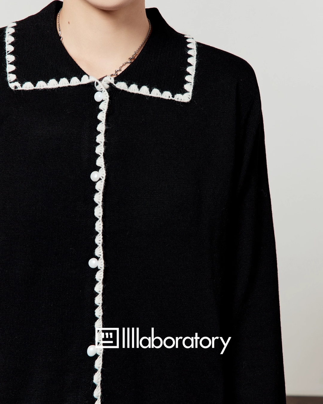 Slim Fit Knit Cardigan / Polka Dot Mini Skirt LLA0548