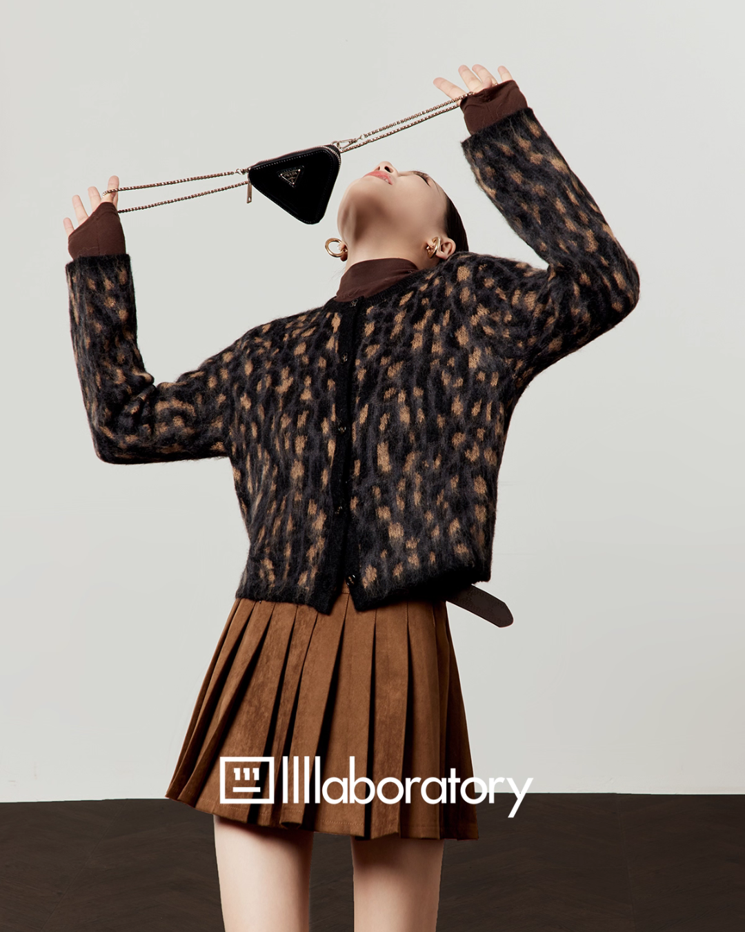 Leopard Round Neck Cardigan / Caramel Pleated Skirt LLA0553