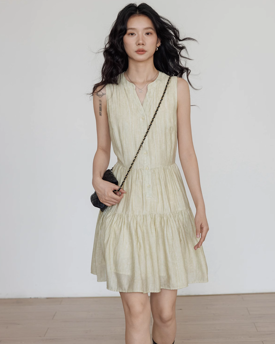 Key Neck Chiffon Sleeveless Dress VAS0118