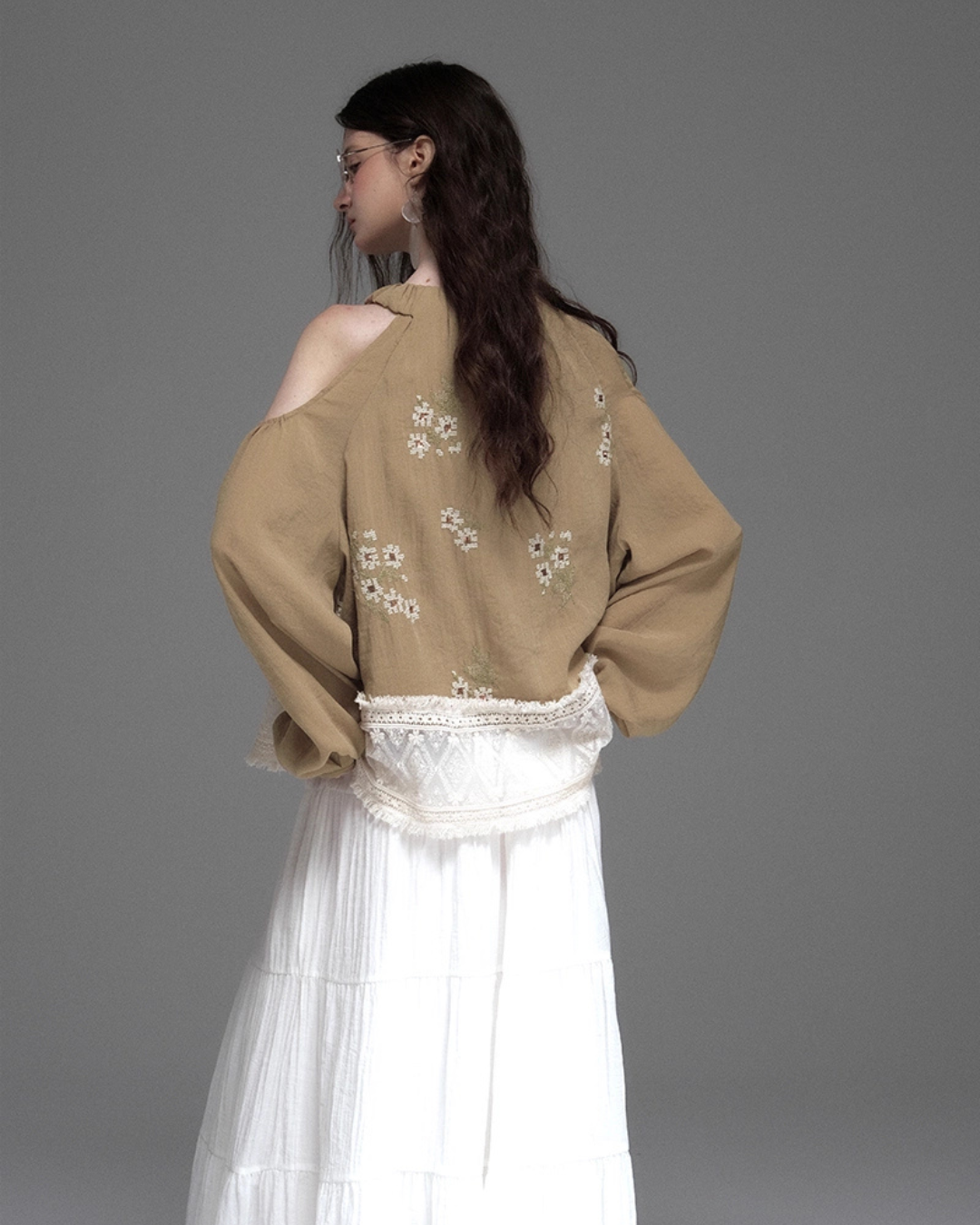 Off-Shoulder Floral Embroidered Top USY0001