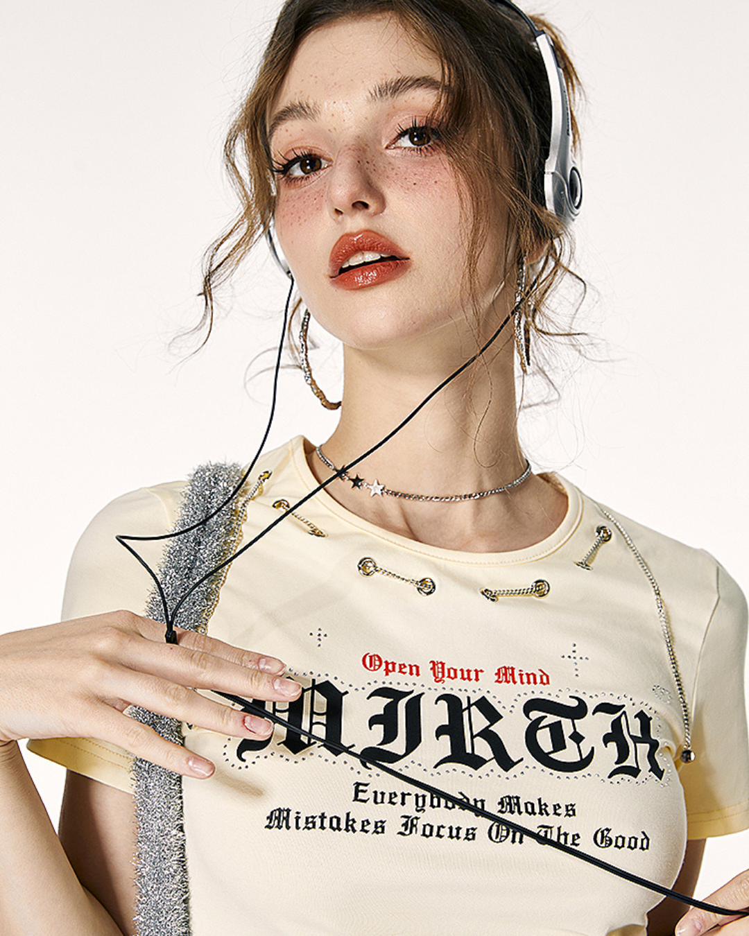 Metal Chain Round Neck T-Shirt IMO0089