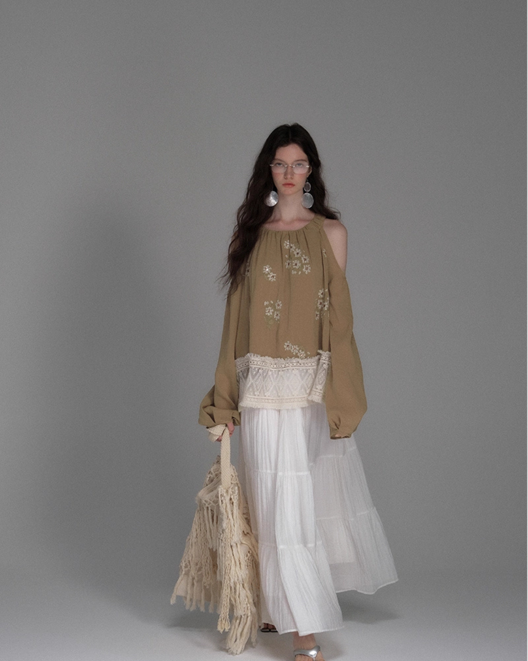Off-Shoulder Floral Embroidered Top USY0001
