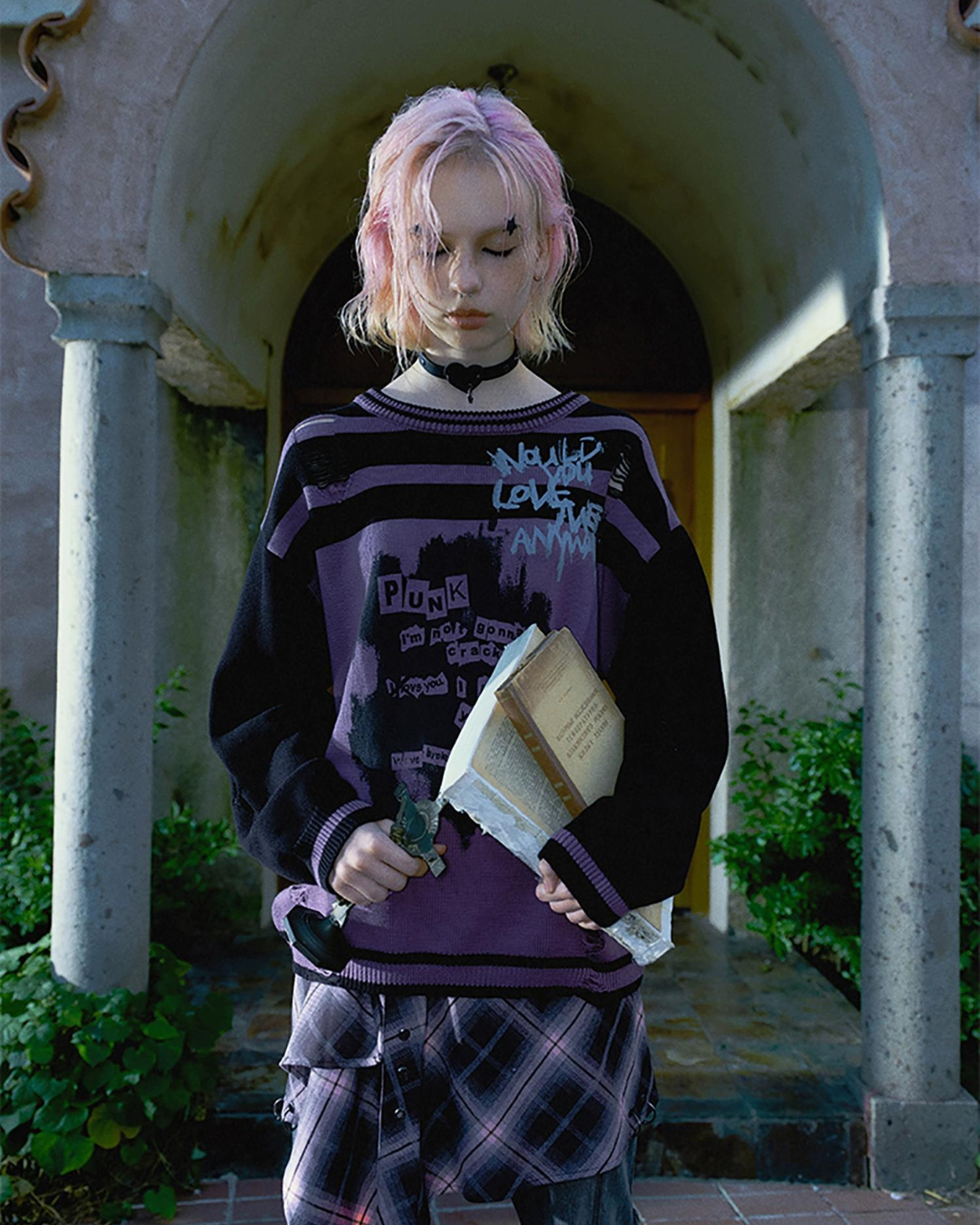 Striped Ripped Graffiti Sweater CEN0025