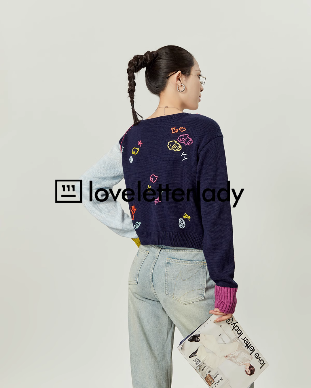 V-Neck Embroidered Knit Cardigan LLA0350