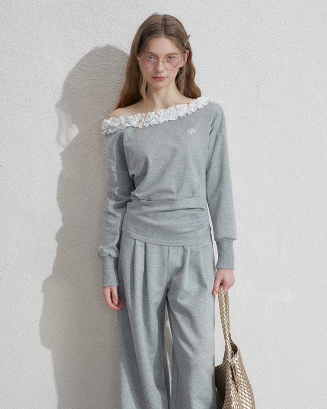 Frill Off-Shoulder Sweat Top / Wide Sweat Pants NEP0001