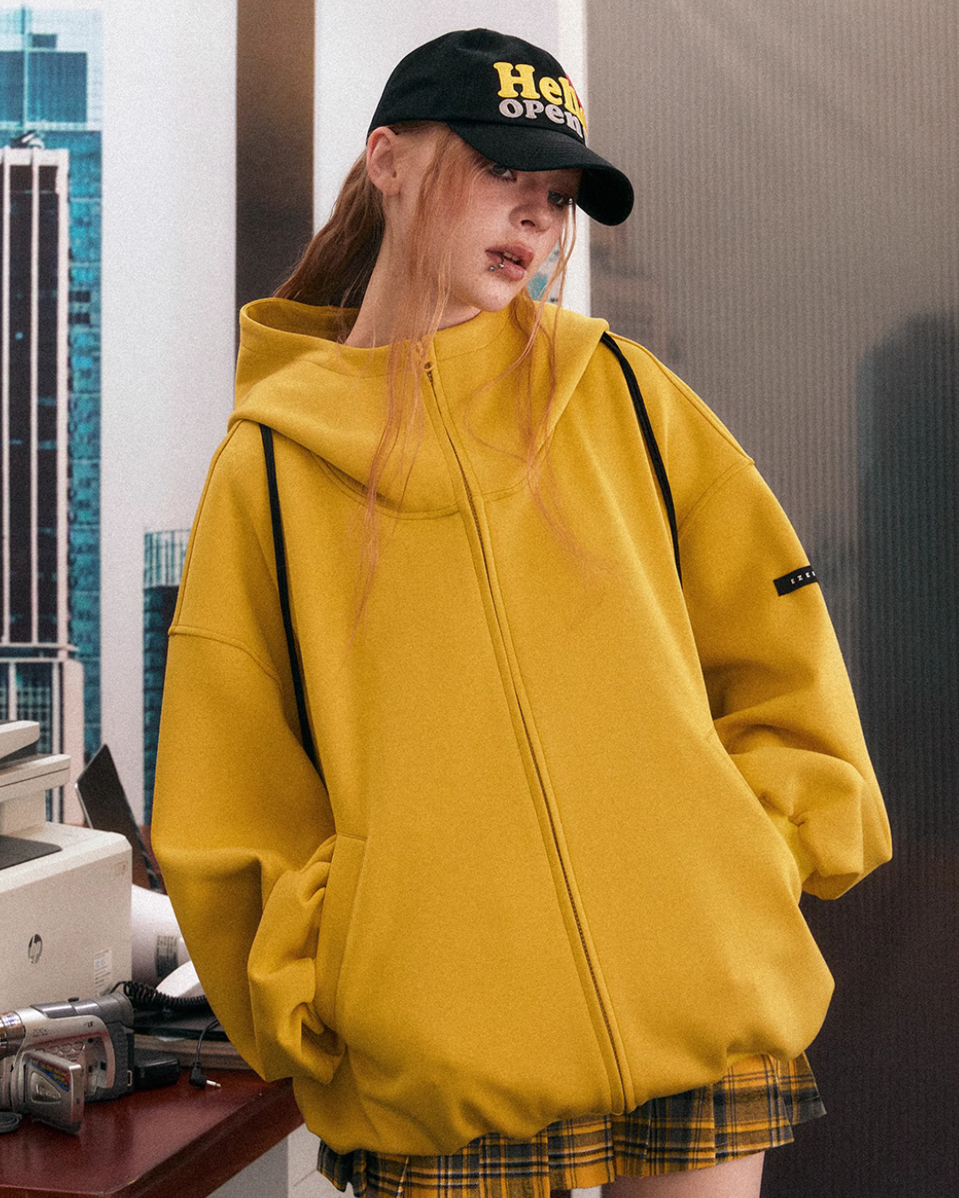 Rising Neck Zip Hoodie EZK0077
