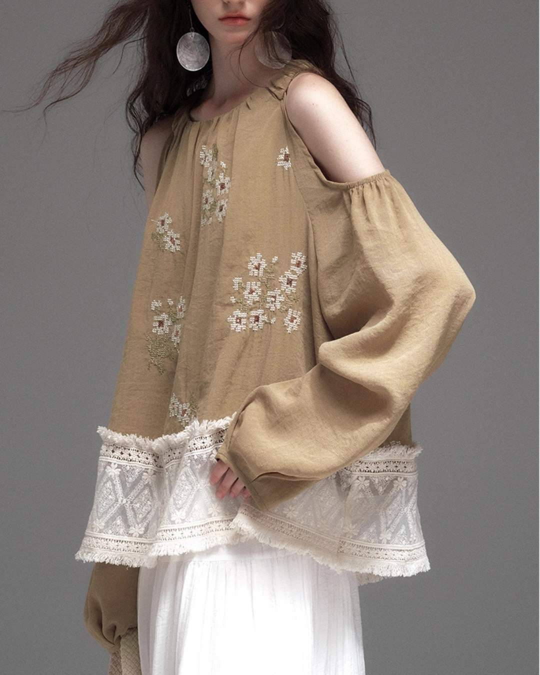 Off-Shoulder Floral Embroidered Top USY0001
