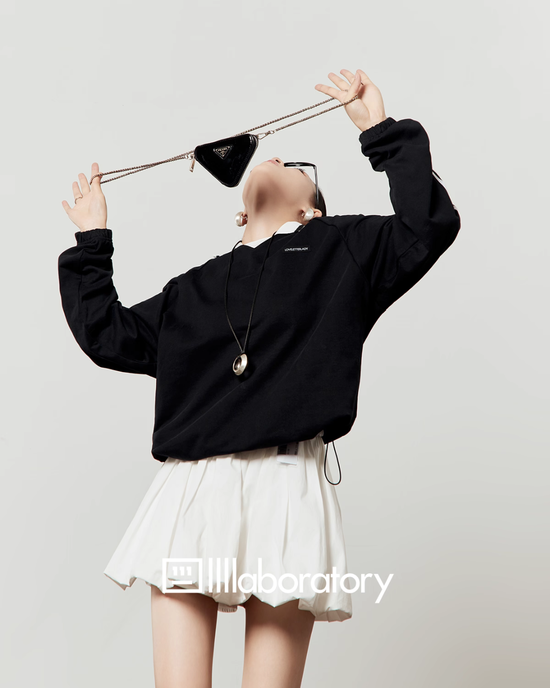 Side Line Black Top / Balloon Skirt Pants LLA0518
