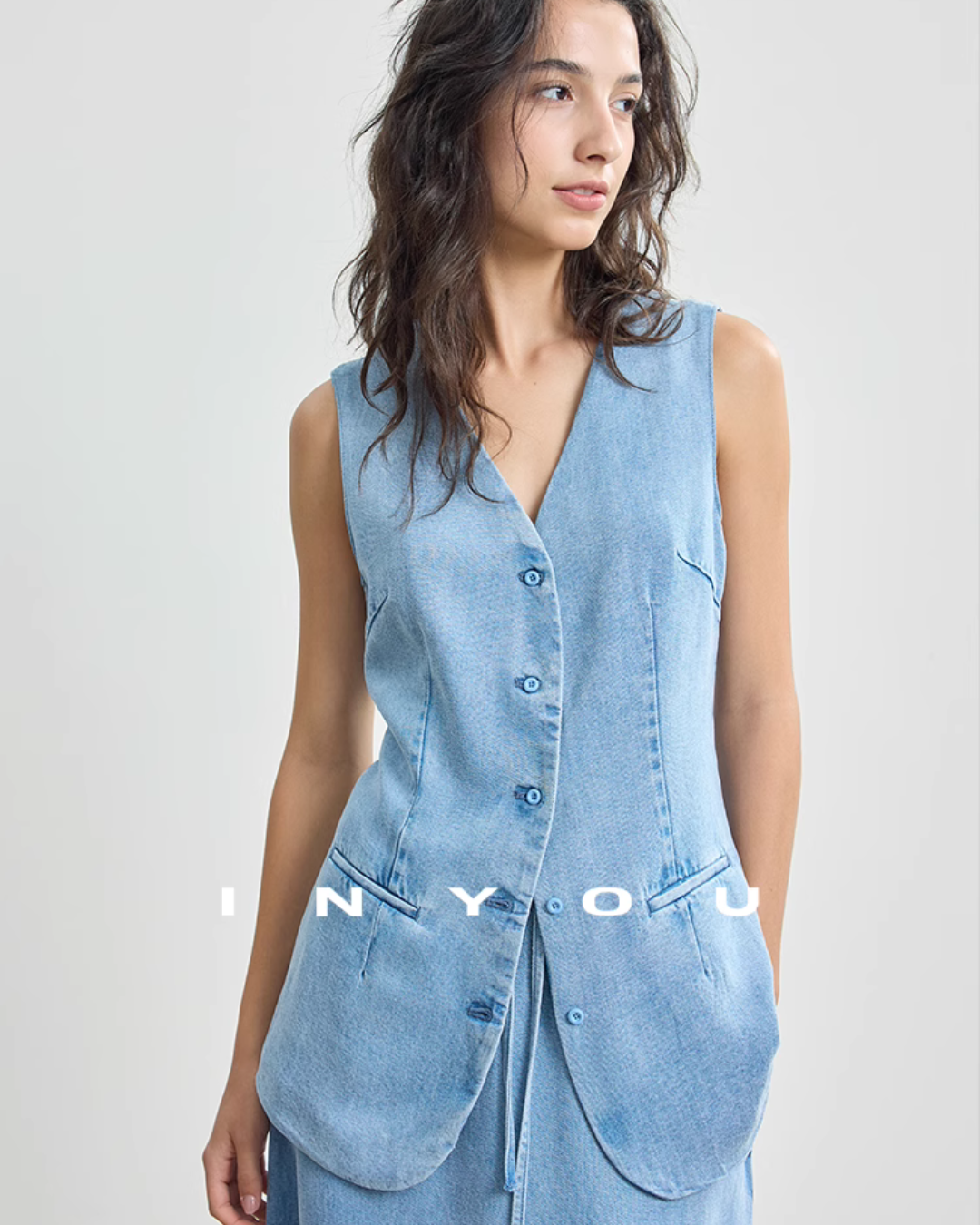 V-Neck Denim Vest / Denim Long Skirt IWY0017