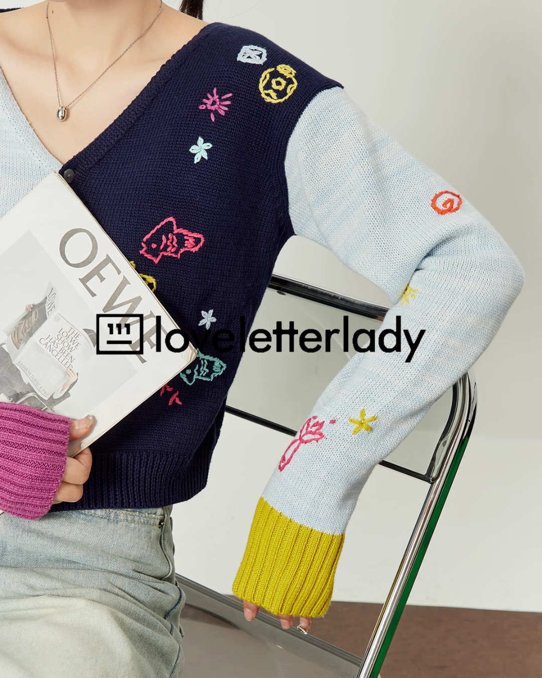 V-Neck Embroidered Knit Cardigan LLA0350