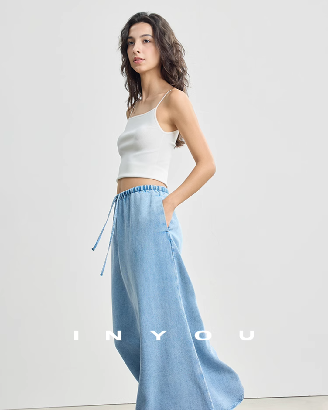V-Neck Denim Vest / Denim Long Skirt IWY0017