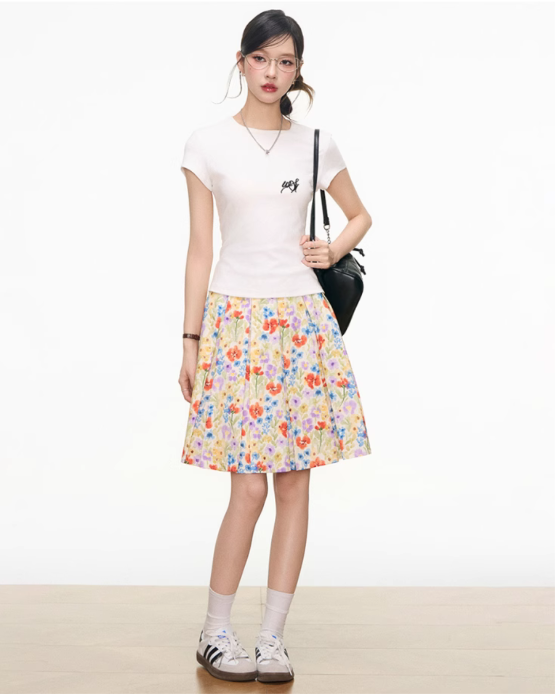 Floral Print Skirt / White T-Shirt WEO0030