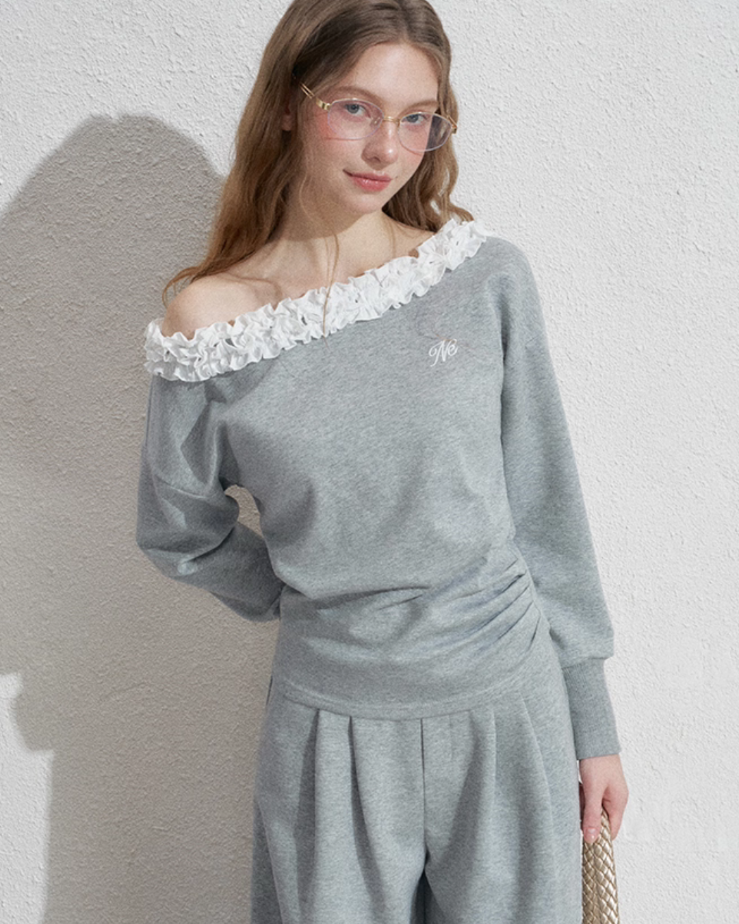 Frill Off-Shoulder Sweat Top / Wide Sweat Pants NEP0001