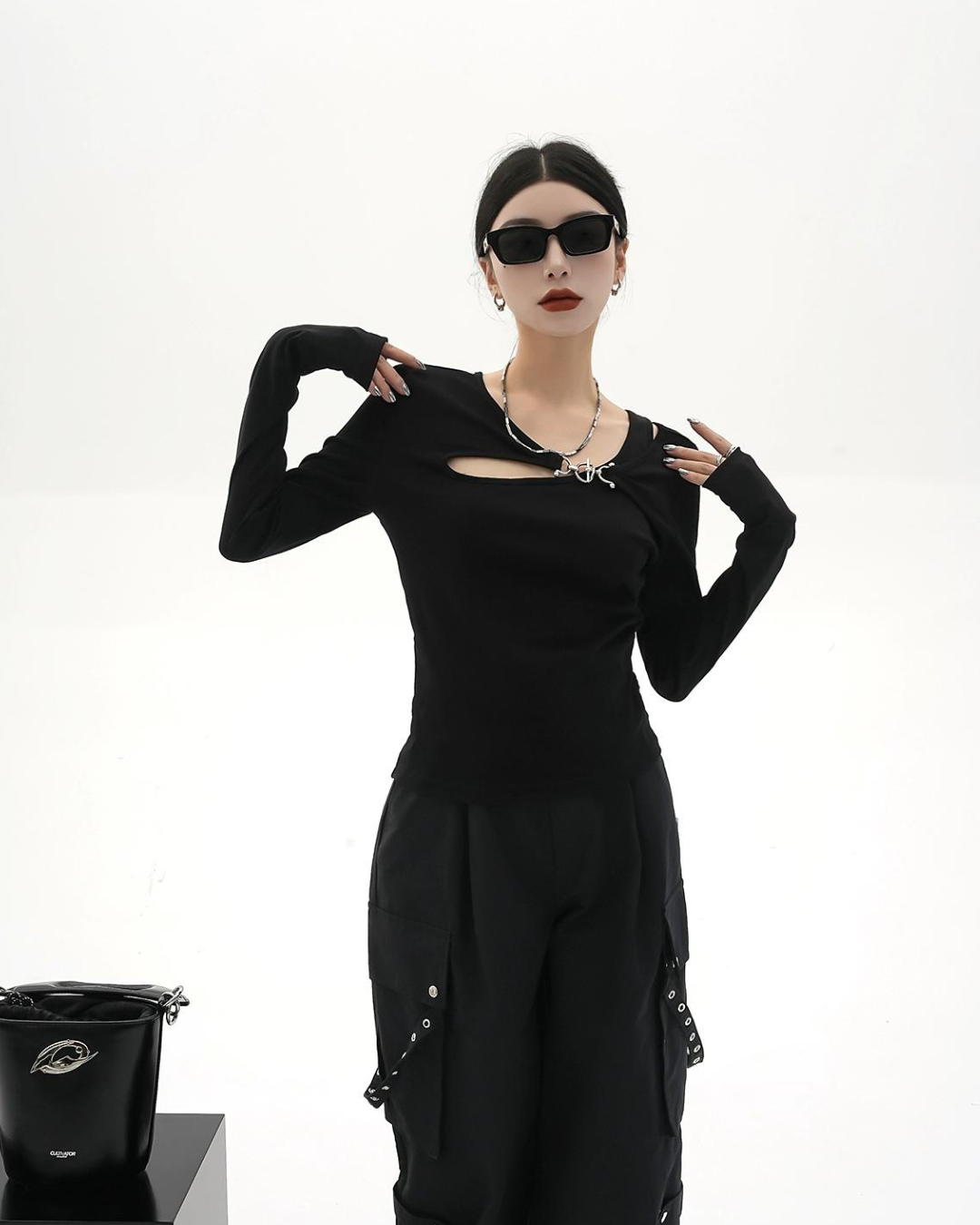 Cutout Knit Tops SRS0165