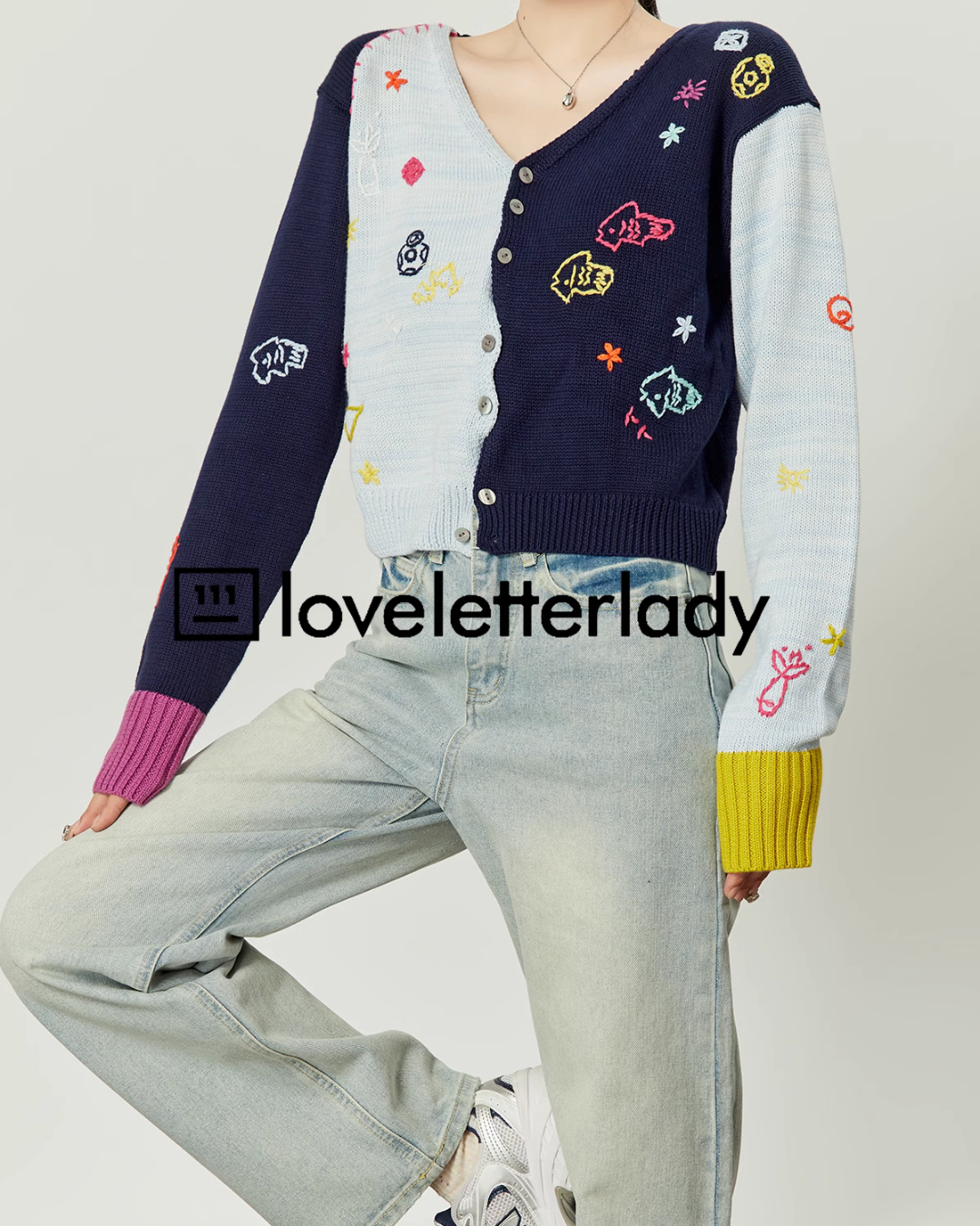 V-Neck Embroidered Knit Cardigan LLA0350