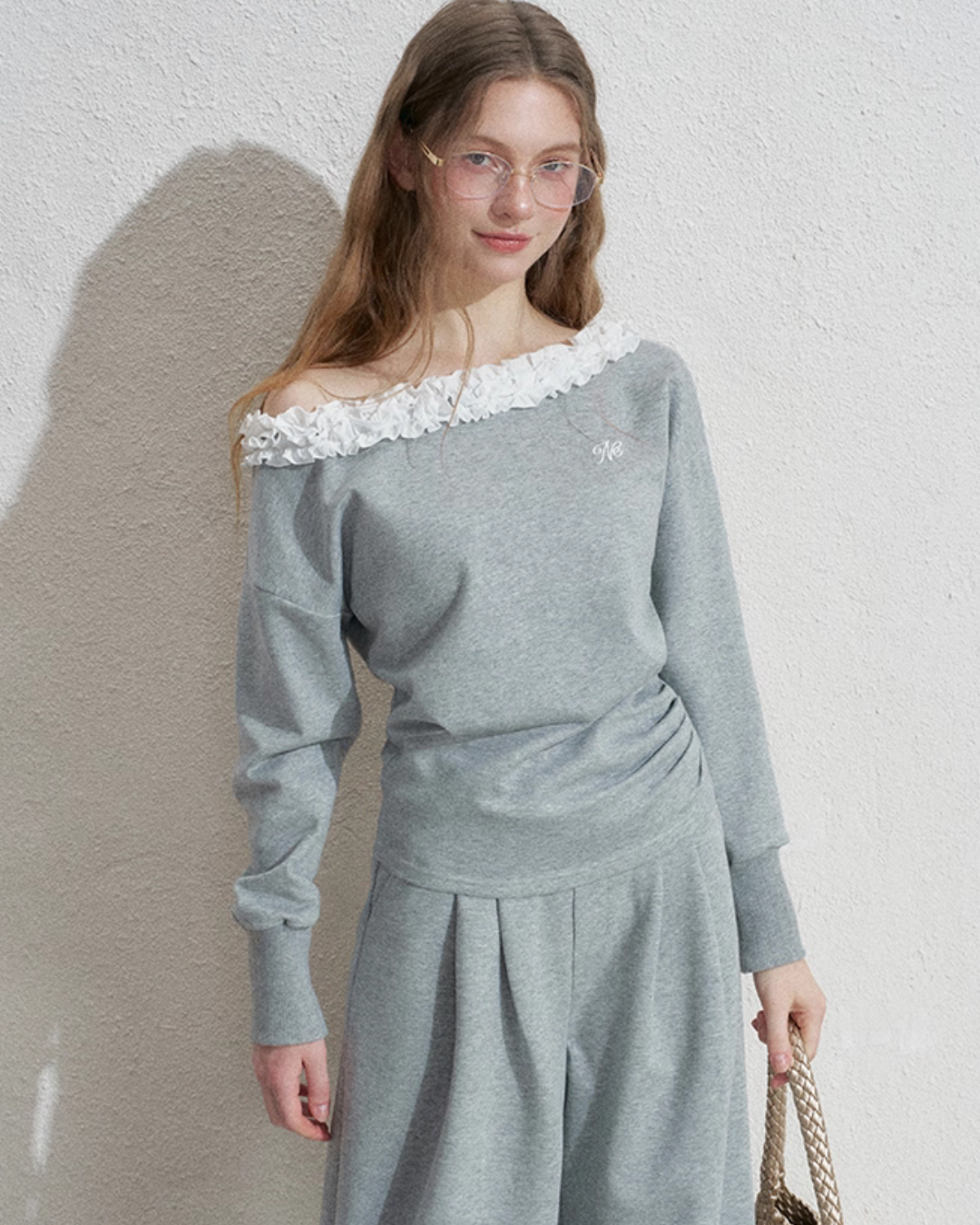 Frill Off-Shoulder Sweat Top / Wide Sweat Pants NEP0001