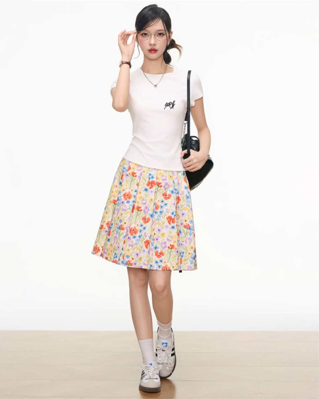 Floral Print Skirt / White T-Shirt WEO0030