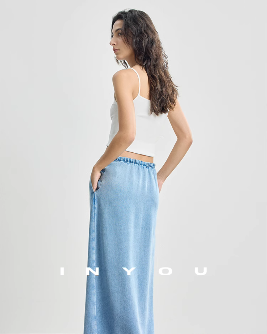 V-Neck Denim Vest / Denim Long Skirt IWY0017