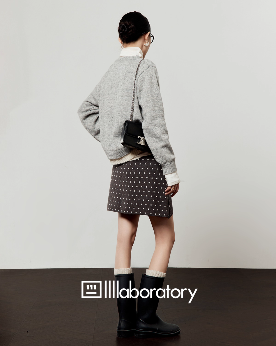 Flower Motif Knit Cardigan / Polka Dot Mini Skirt LLA0571