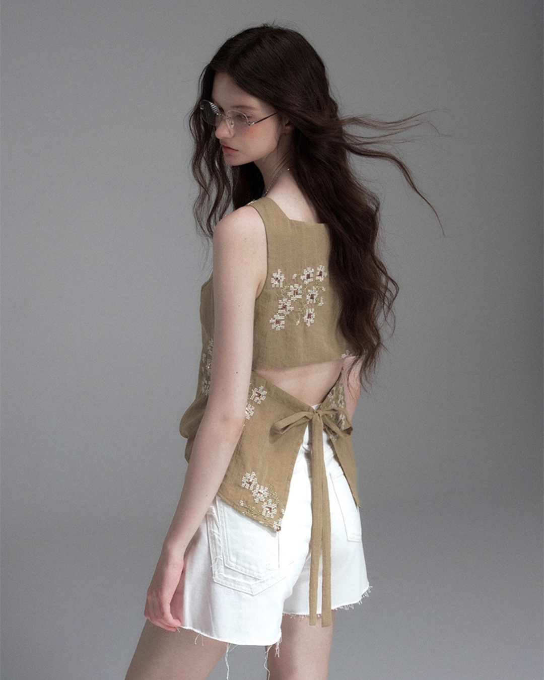 Back Open Floral Embroidery Top USY0002
