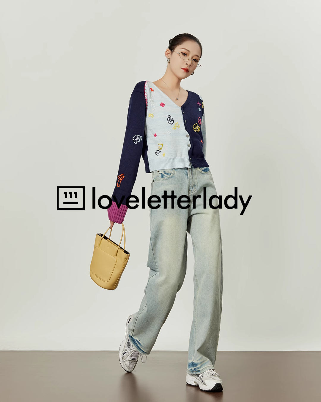 V-Neck Embroidered Knit Cardigan LLA0350
