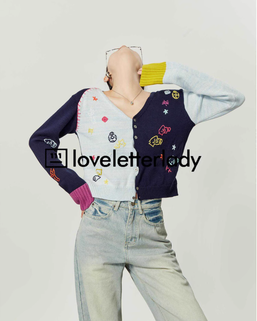 V-Neck Embroidered Knit Cardigan LLA0350