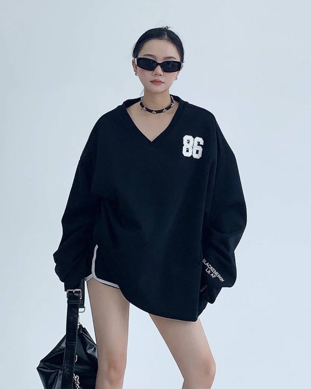 V-Neck Number Logo Tops YLS0490