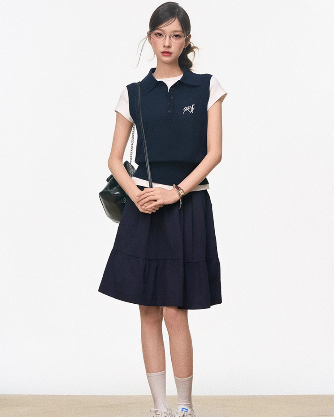 Half-Button Sleeveless Top / White Top / Knee-Length Skirt WEO0050