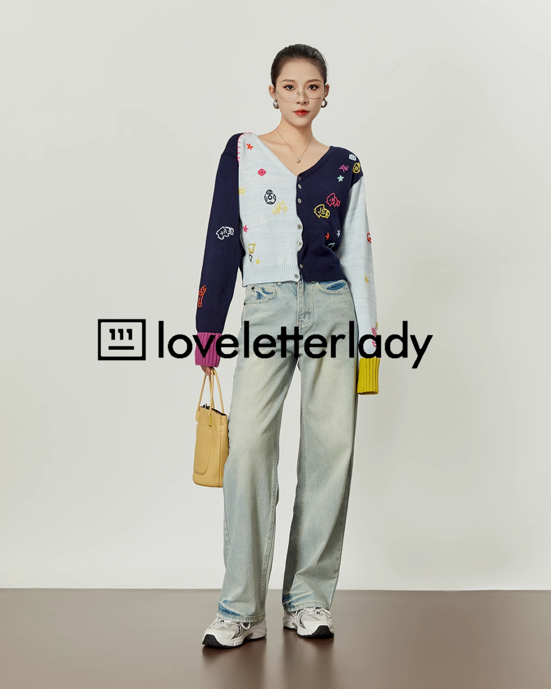 V-Neck Embroidered Knit Cardigan LLA0350