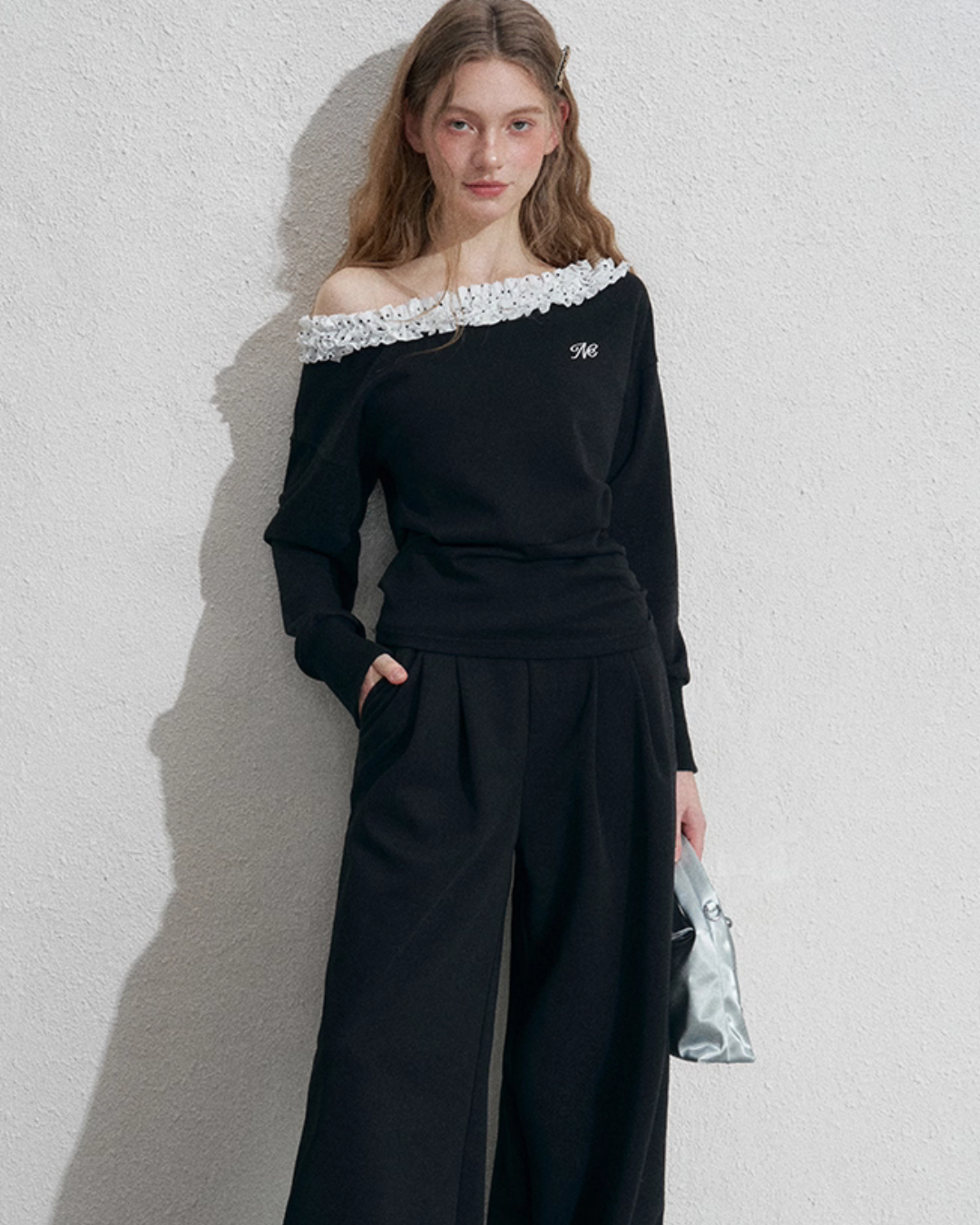 Frill Off-Shoulder Sweat Top / Wide Sweat Pants NEP0001