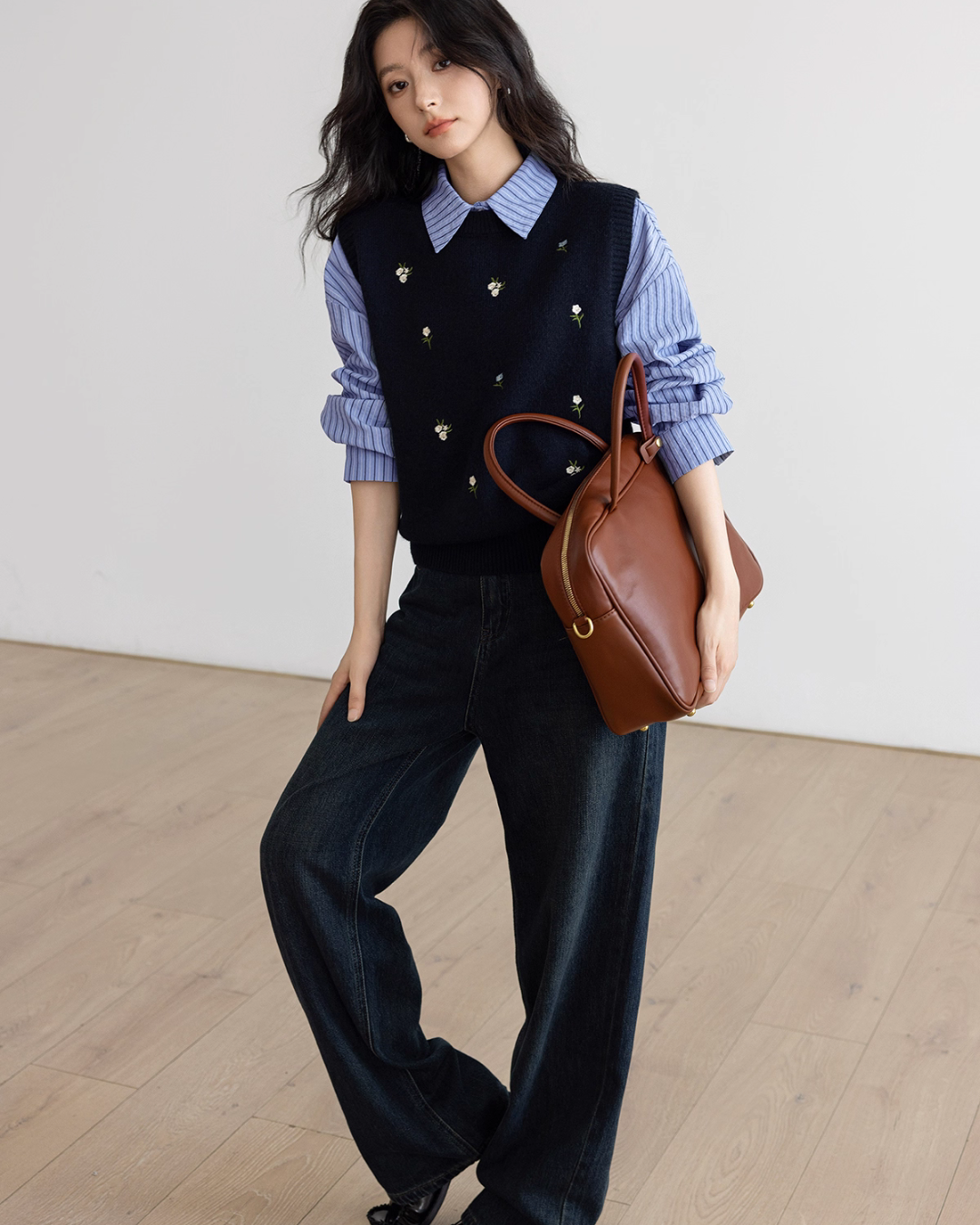 College Style Embroidered Knit Vest VAS0140