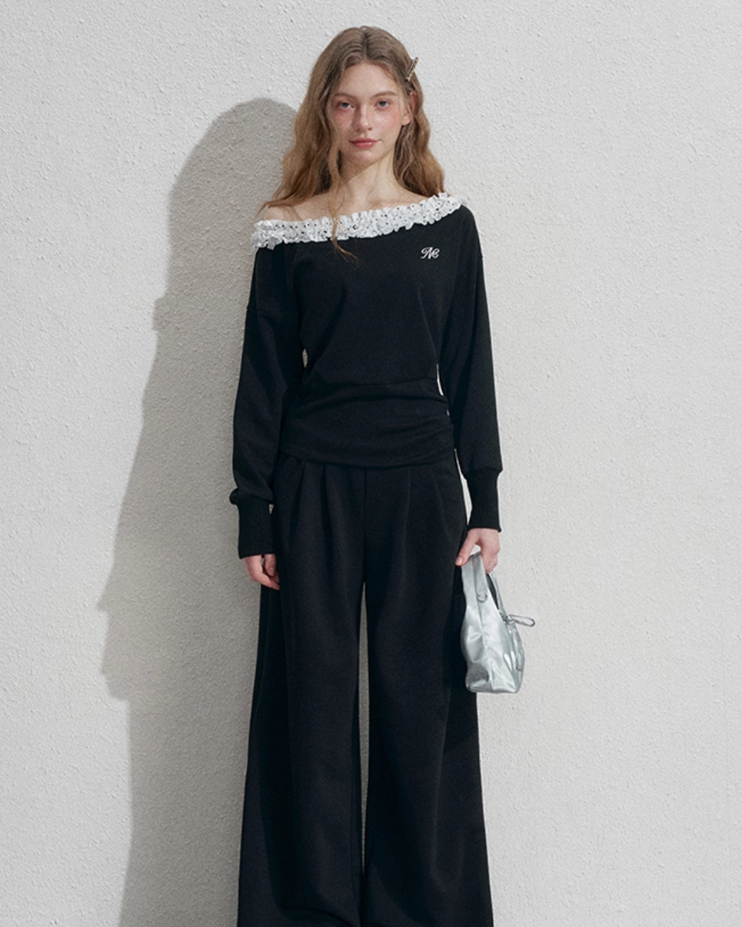 Frill Off-Shoulder Sweat Top / Wide Sweat Pants NEP0001