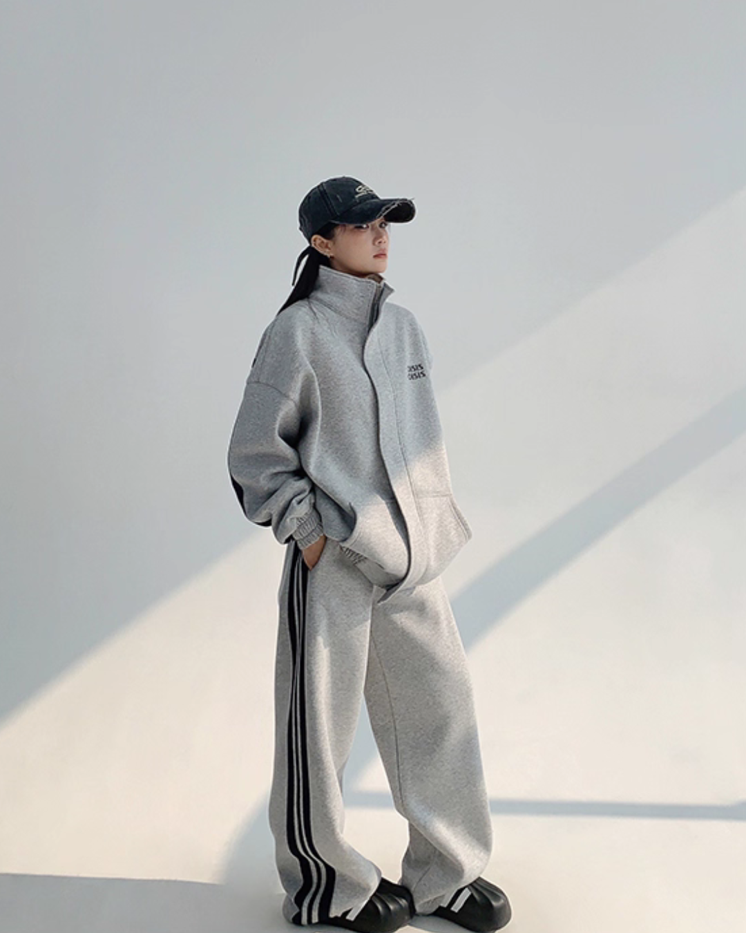 Sideline Stand Neck Jacket / Loose Pants YLS0963