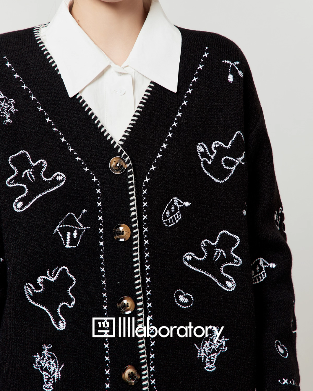 V-Neck Knit Cardigan / Leather Mini Skirt LLA0526