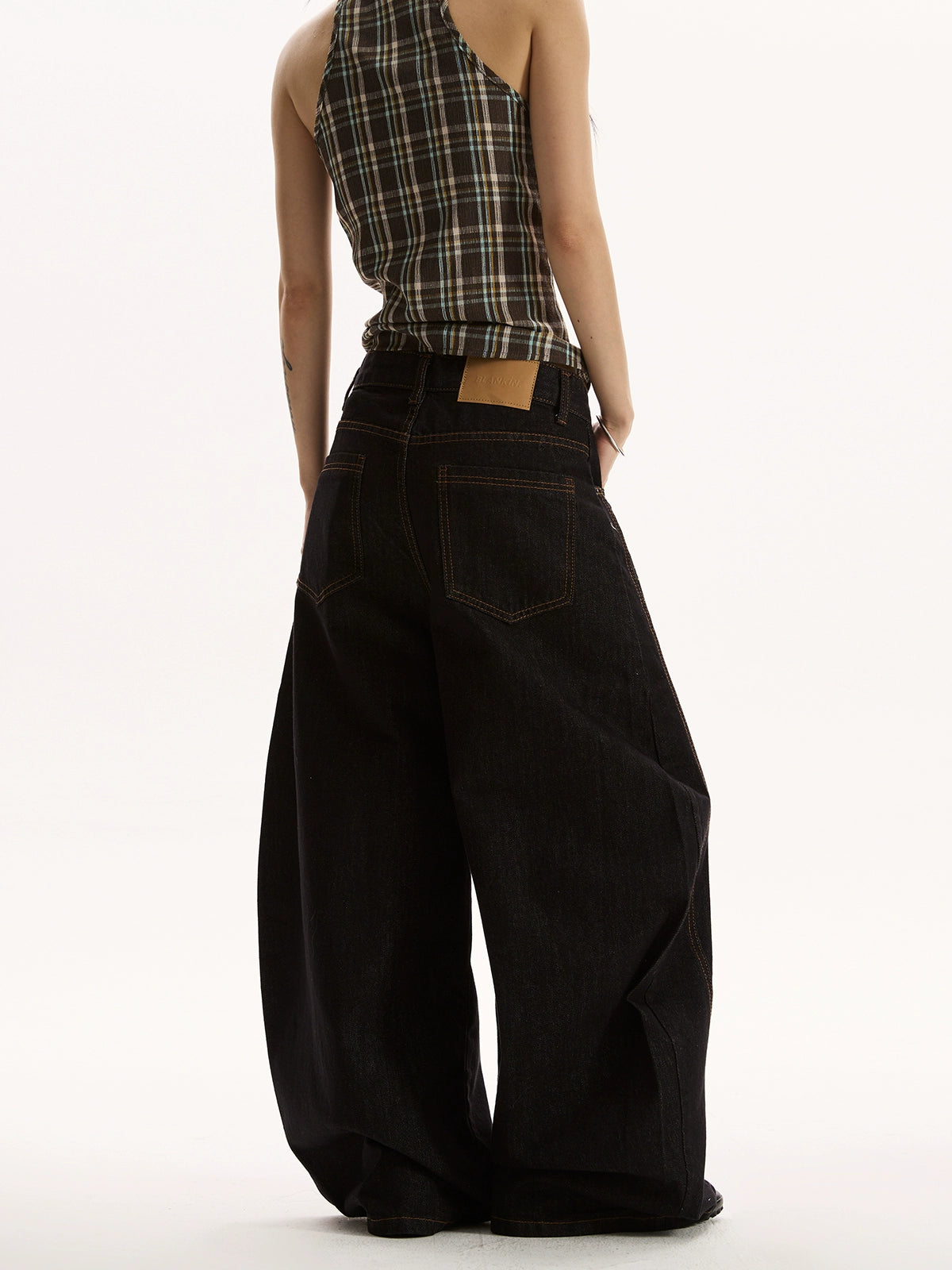 Retro Embroidered Curve Denim Pants VAT0003