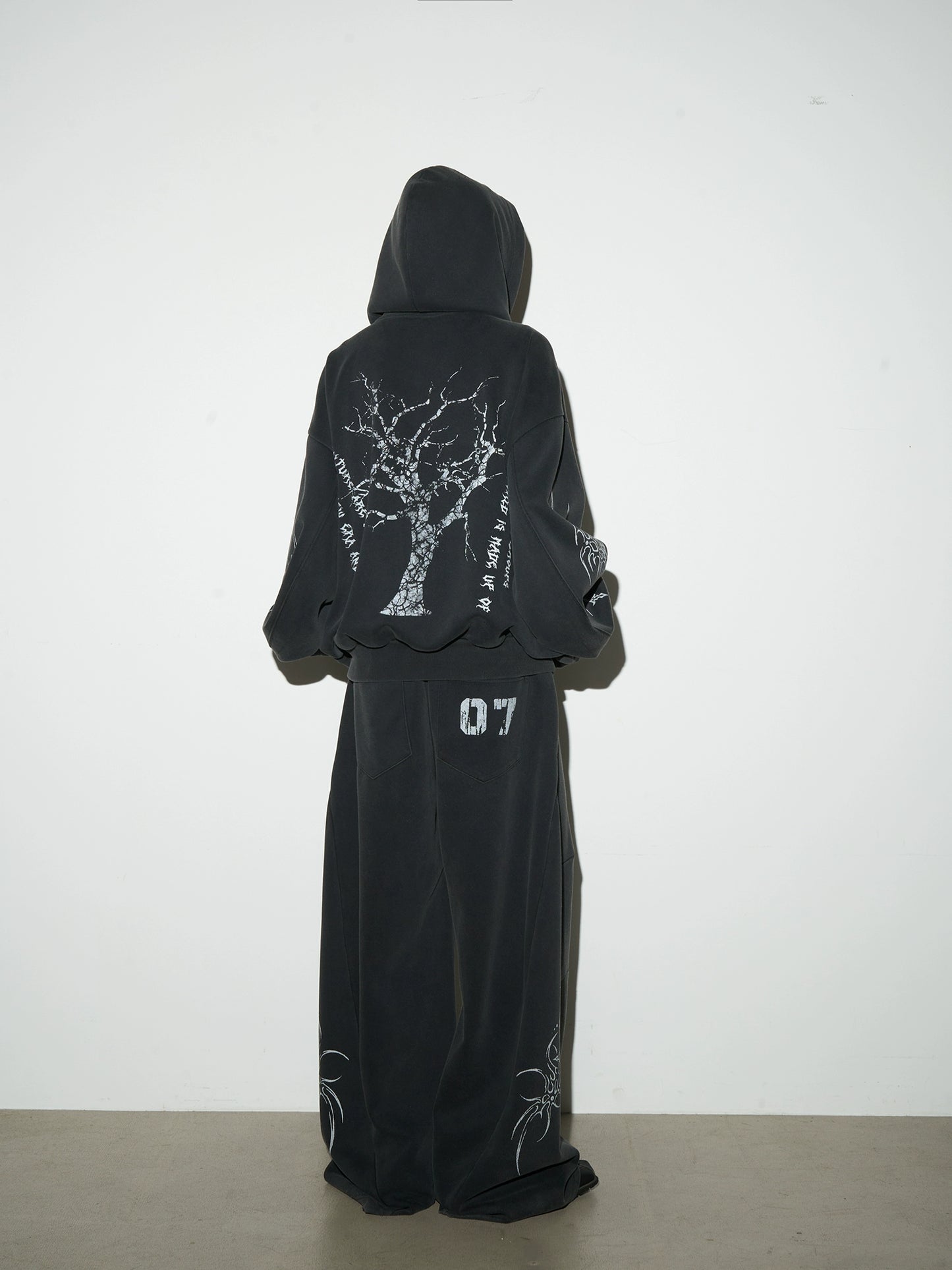Dark Loose Silhouette Zip Hoodie / Wide Sweatpants MCY0001