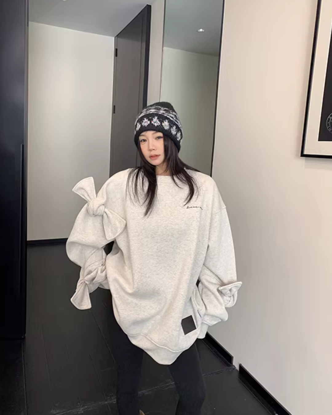 Bowknot Design Round Neck Sweatshirt YLS1018