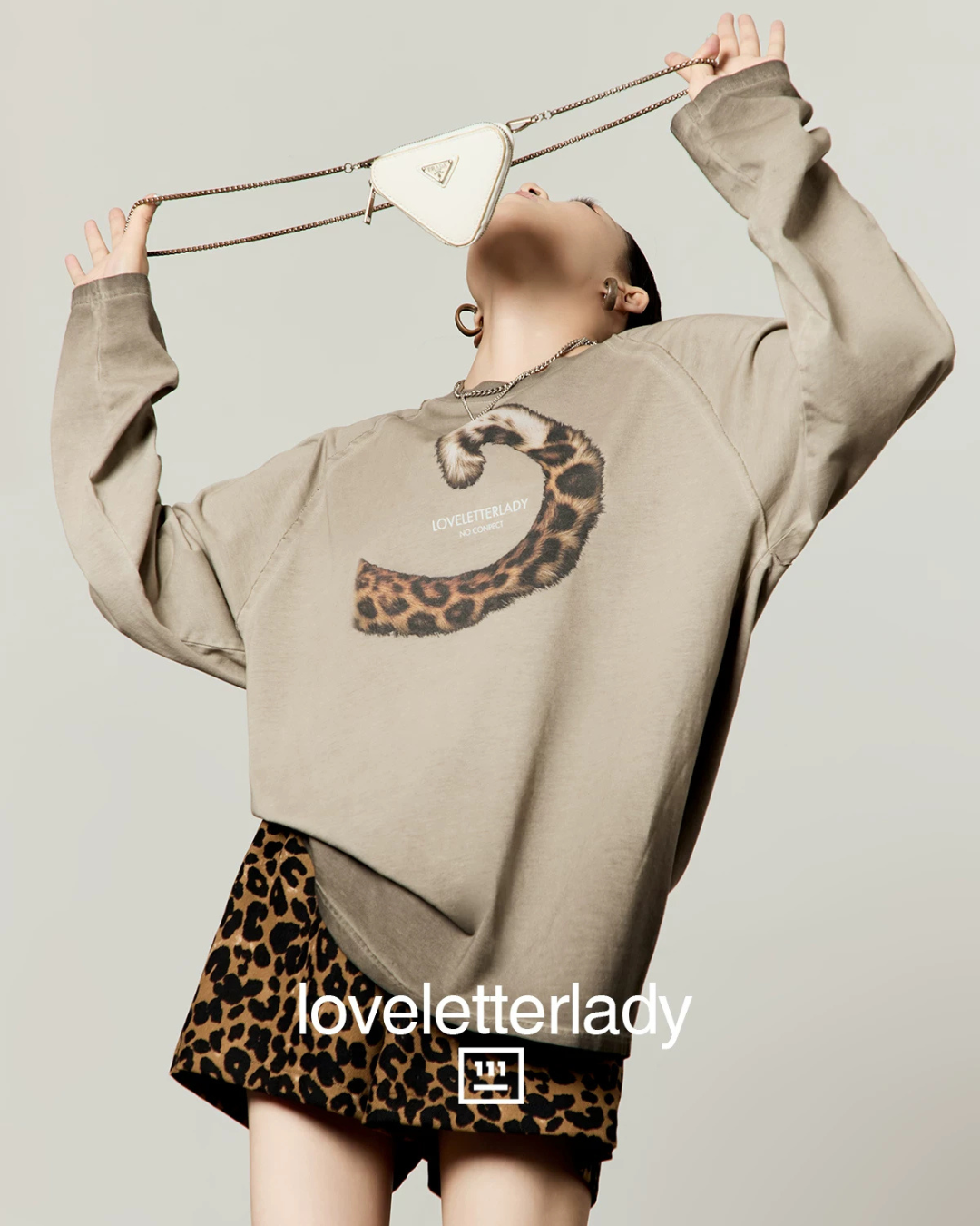 Vintage Printed Long-Sleeve T-Shirt / Leopard Skirt LLA0663