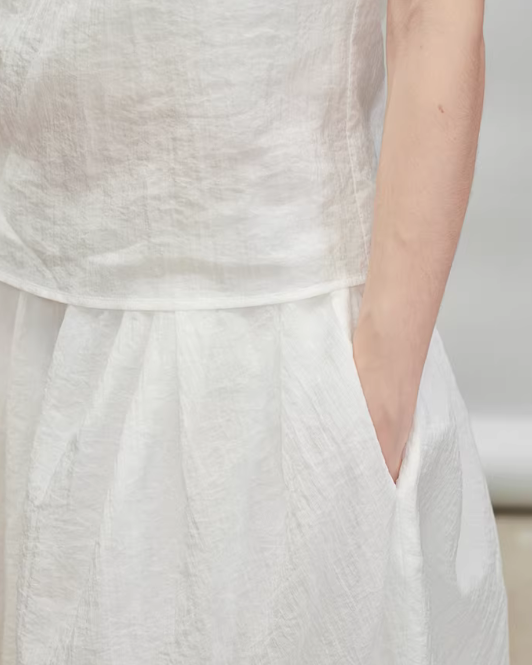 French Ribbon Sleeveless Top / Irregular Tulip Hem Skirt TEO0010