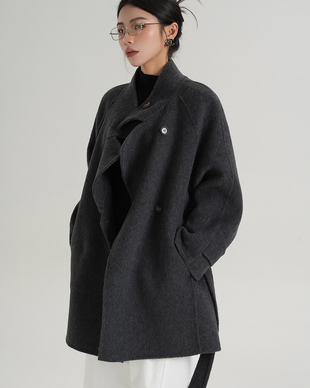 Half Turtleneck Black Coat SRS0320