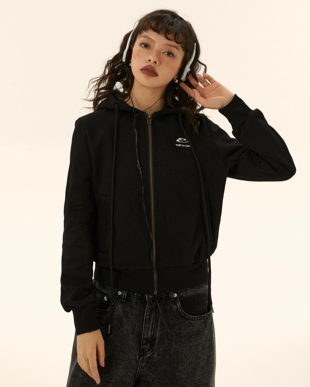 Logo Cropped Hoodie EZK0005