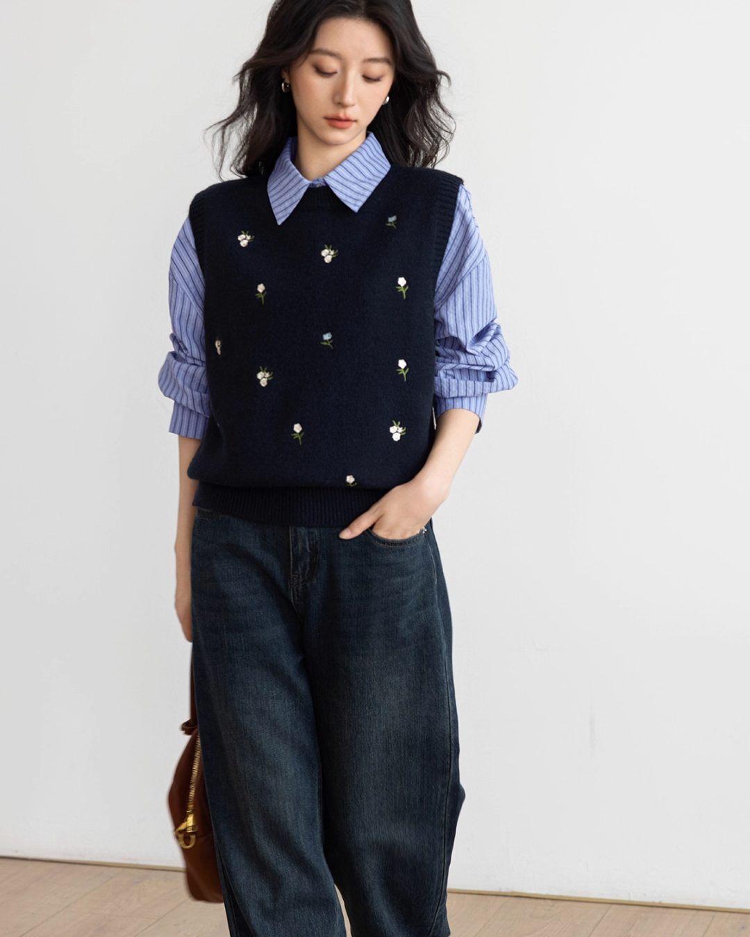 College Style Embroidered Knit Vest VAS0140