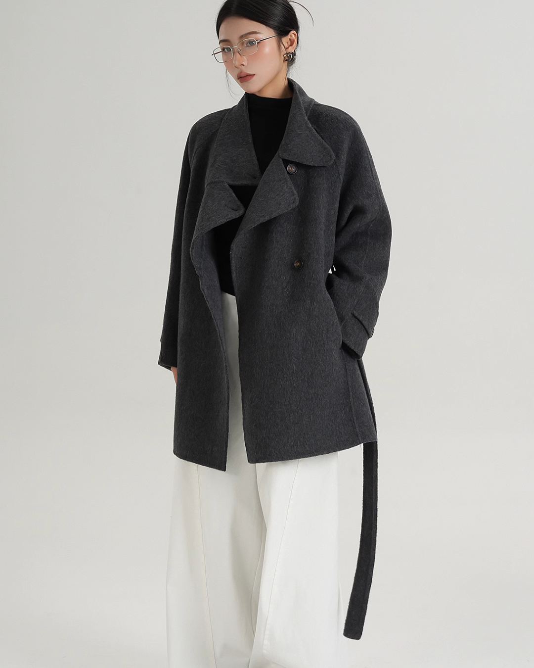 Half Turtleneck Black Coat SRS0320