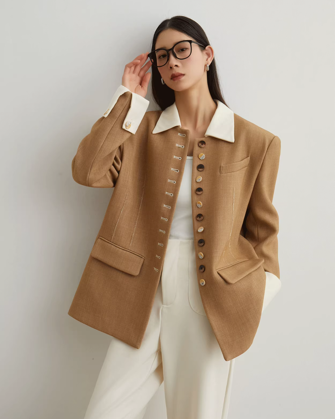 Button-Design Luxury Jacket / White Straight Pants SUY0029