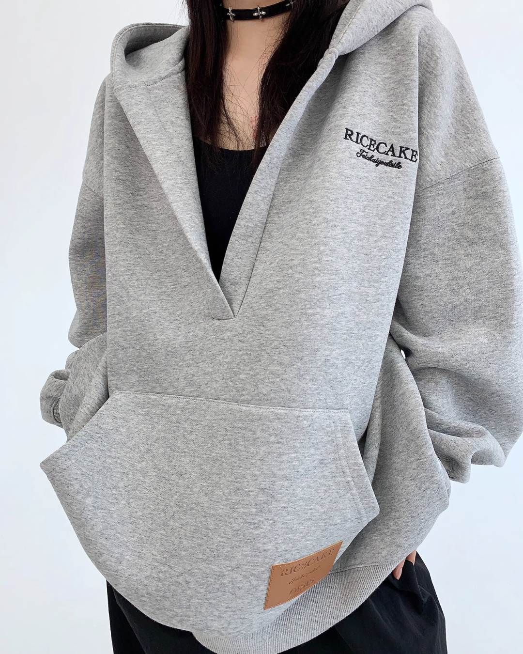 andwang kirakira v neck hoodie Mサイズ 未使用 美品】andwang andwang kirakira v neck hoodie Mサイズ 未使用 美品】andwang