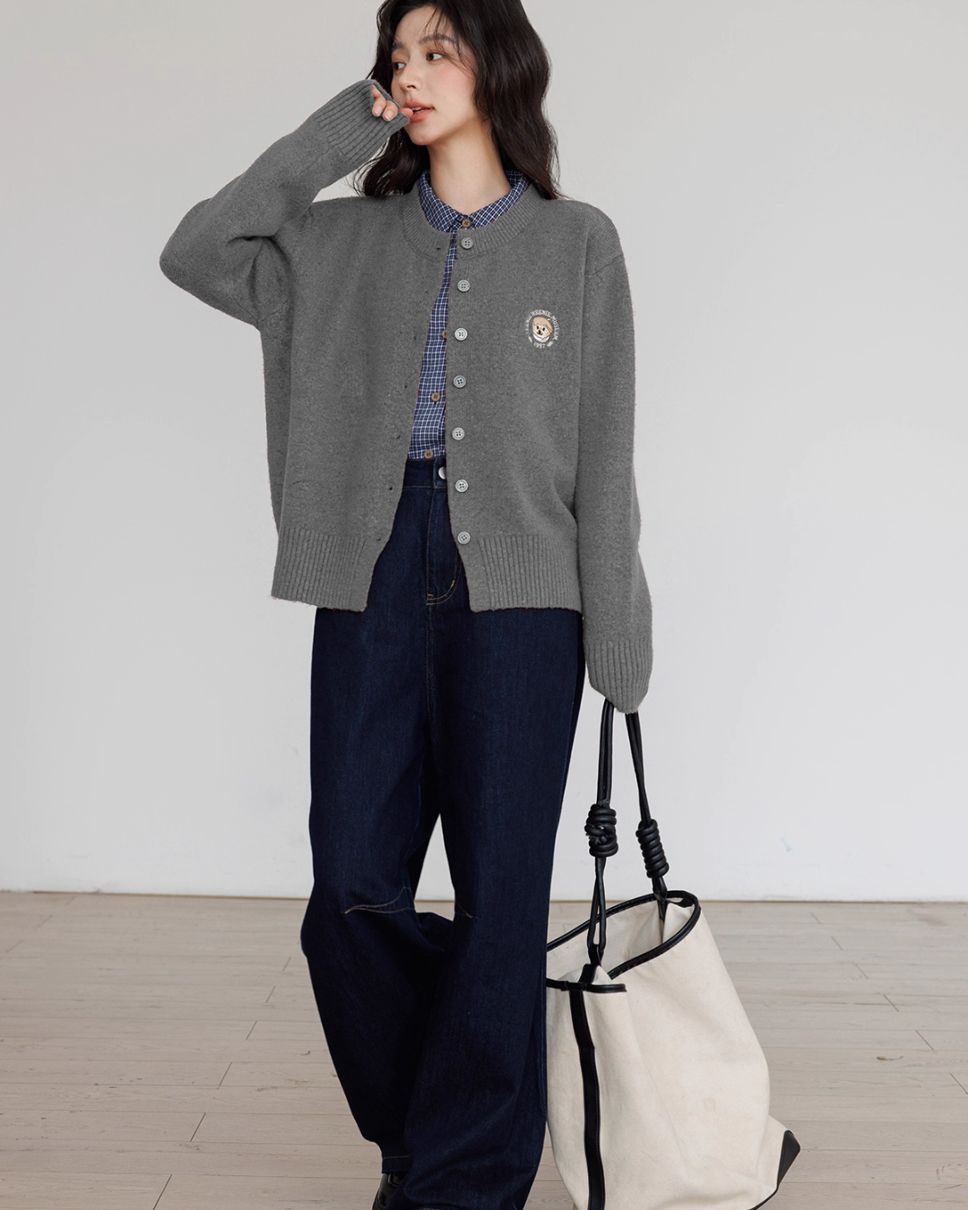 Round Neck Long Sleeve Knit Cardigan VAS0139