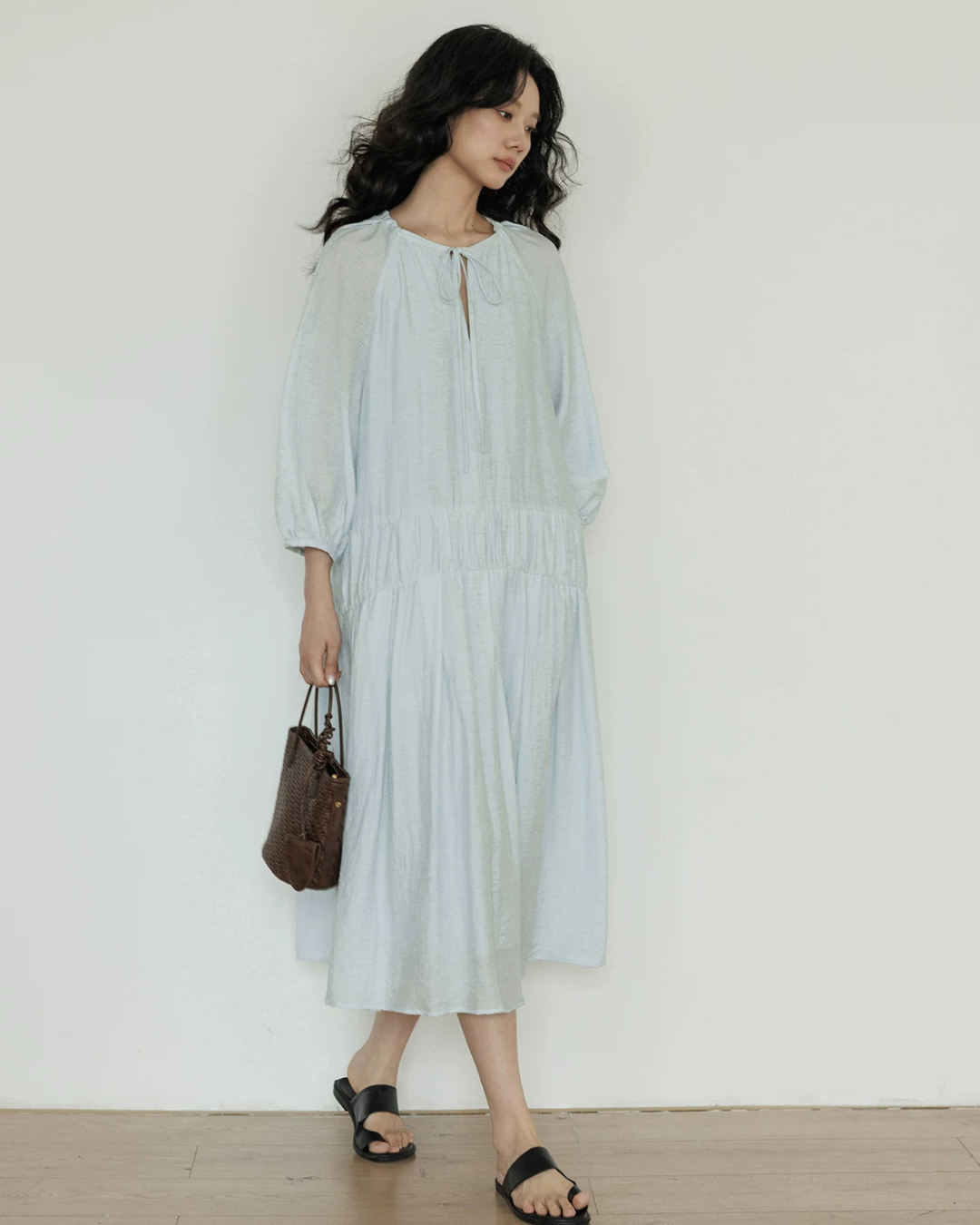 Round-Neck Relaxed Long-Sleeve Dress  VAS0213