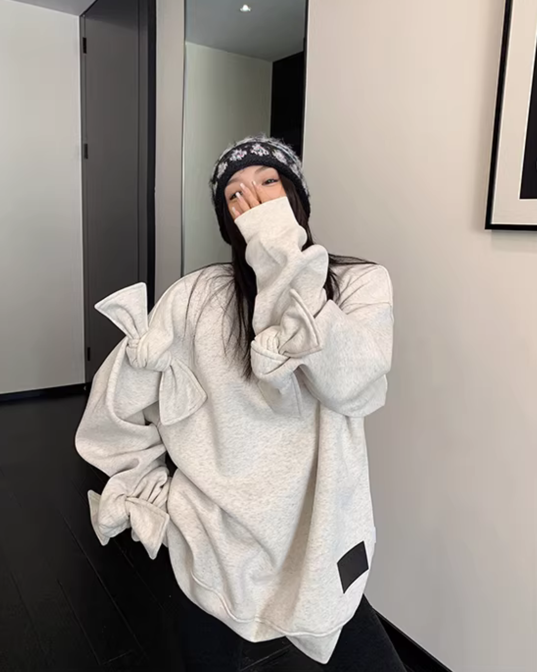 Bowknot Design Round Neck Sweatshirt YLS1018