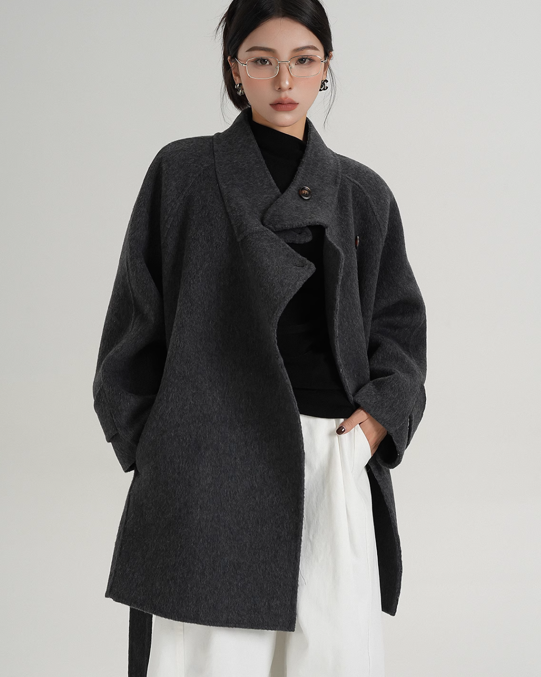 Half Turtleneck Black Coat SRS0320